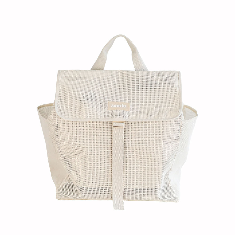 Front view of the Sande Beach Hauler mesh backpack in neutral Sand color, designed for family beach outings.